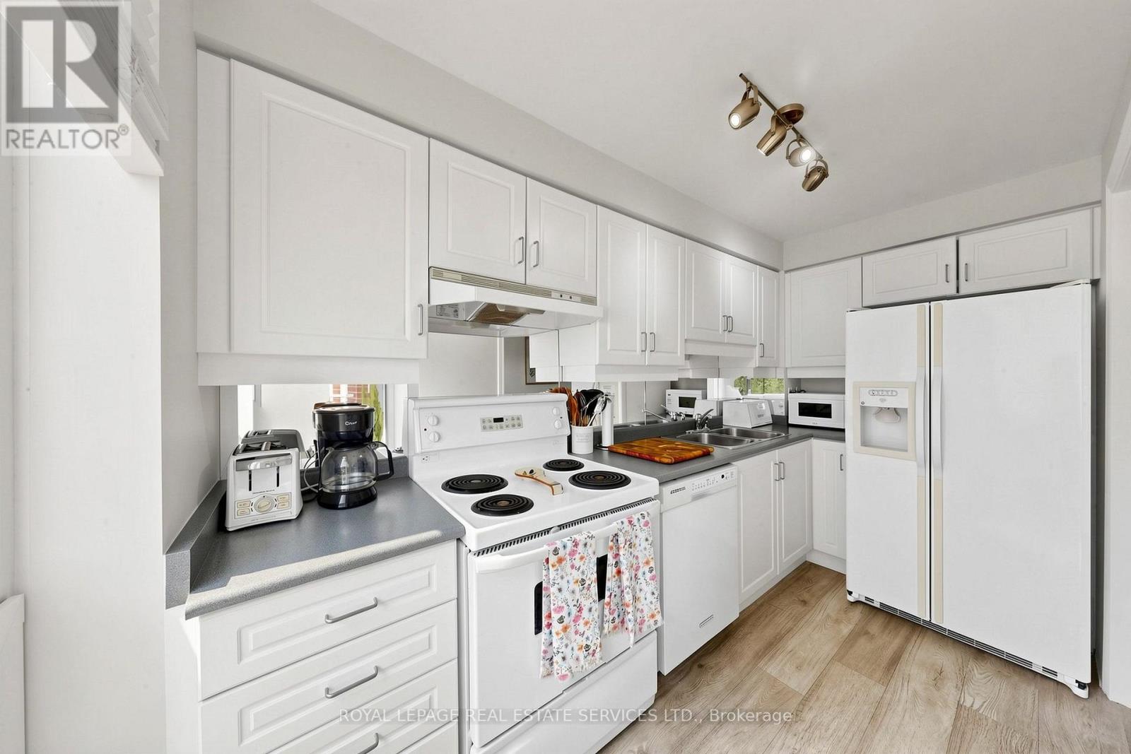 #306 60 OLD MILL ROAD - 16