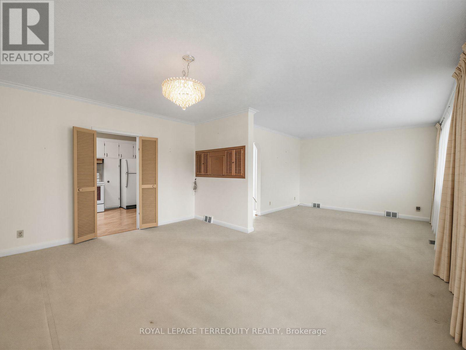 359 RENFORTH DRIVE - 10