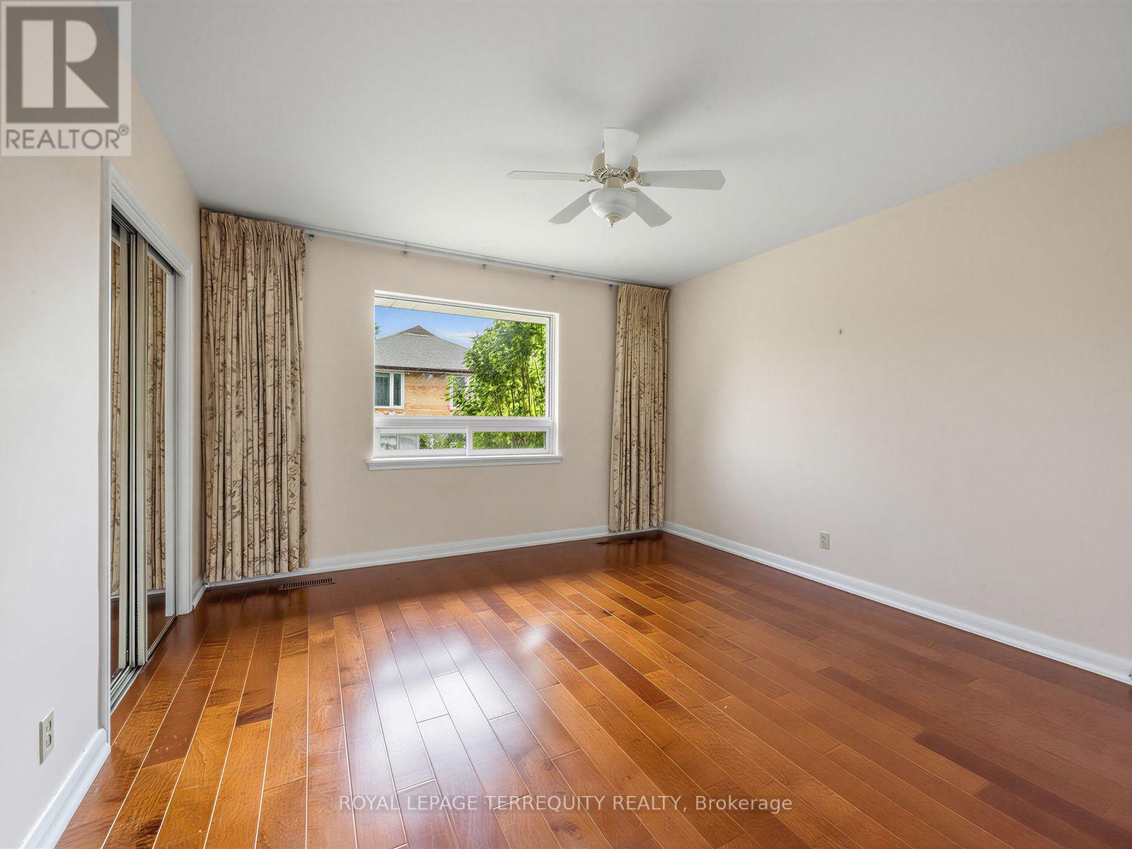 359 RENFORTH DRIVE - 15