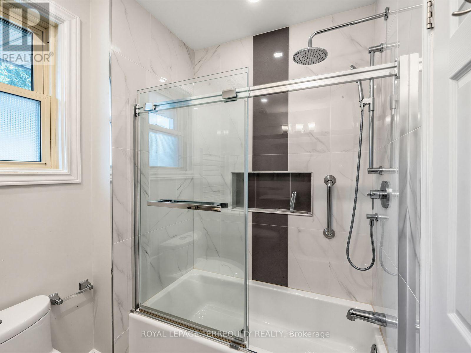 359 RENFORTH DRIVE - 22