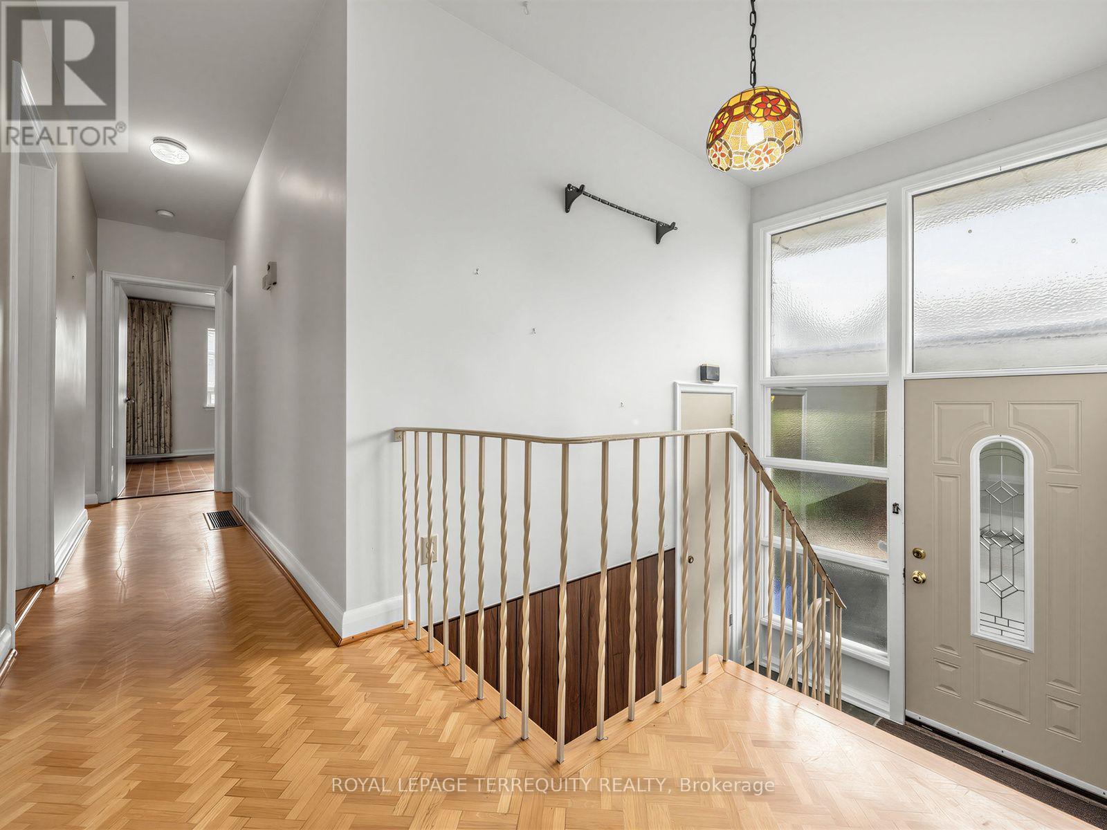 359 RENFORTH DRIVE - 23