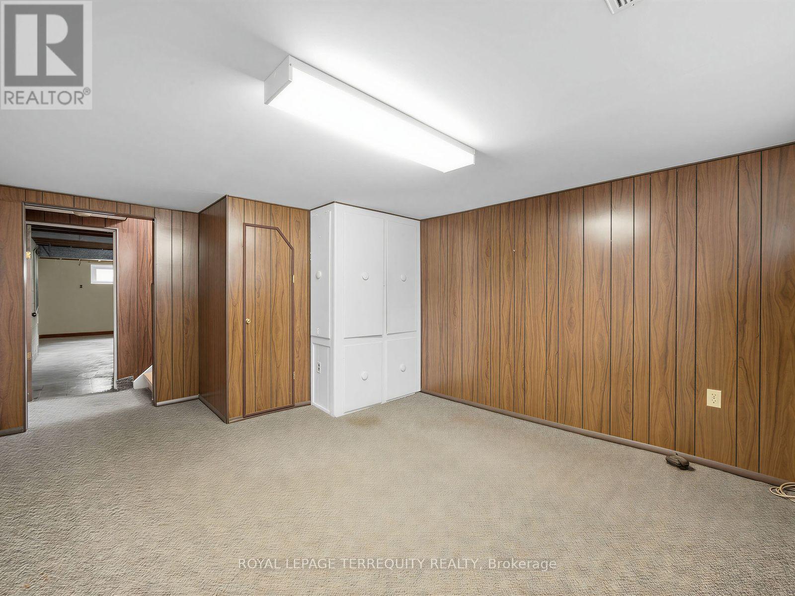 359 RENFORTH DRIVE - 25