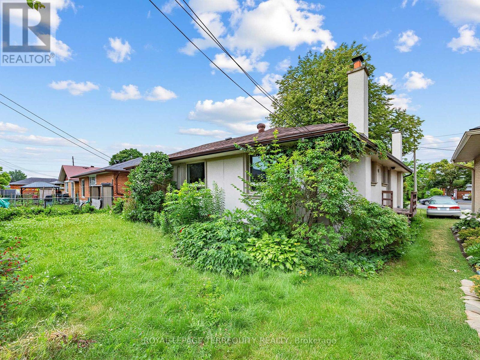 359 RENFORTH DRIVE - 29