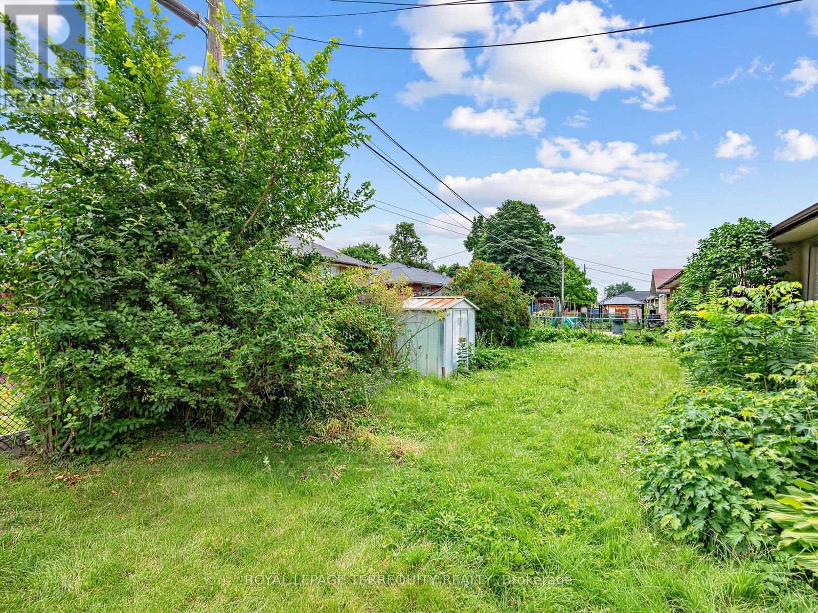 359 RENFORTH DRIVE - 30
