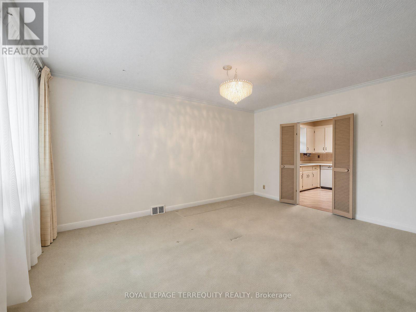 359 RENFORTH DRIVE - 7
