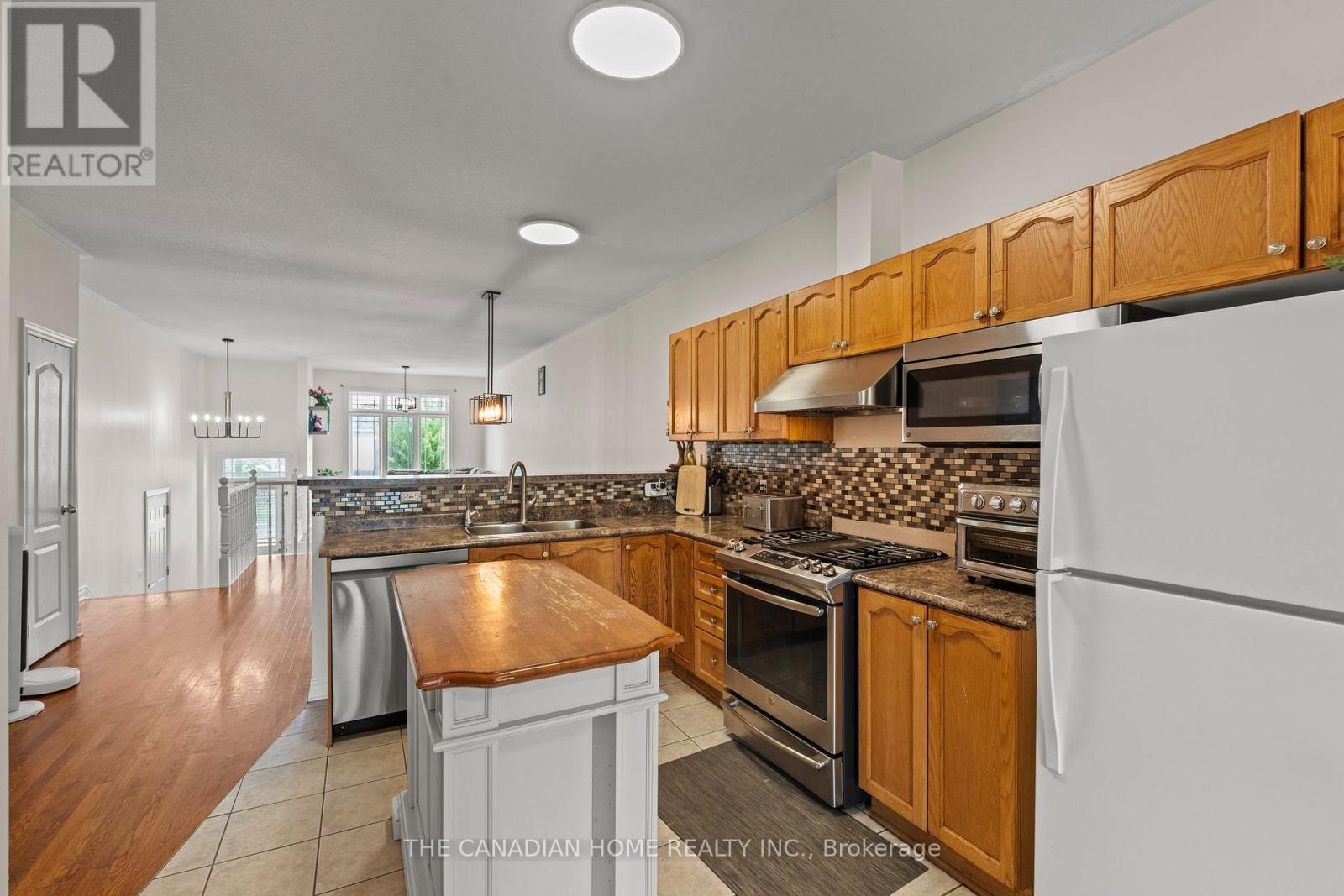 192 OAKCREST AVENUE E - 12