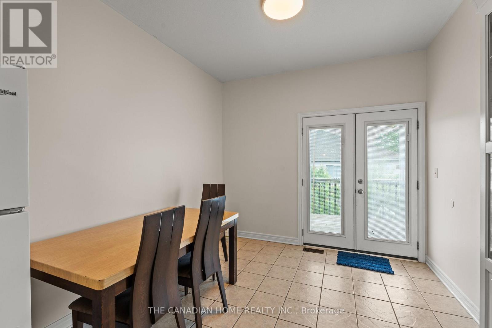 192 OAKCREST AVENUE E - 14