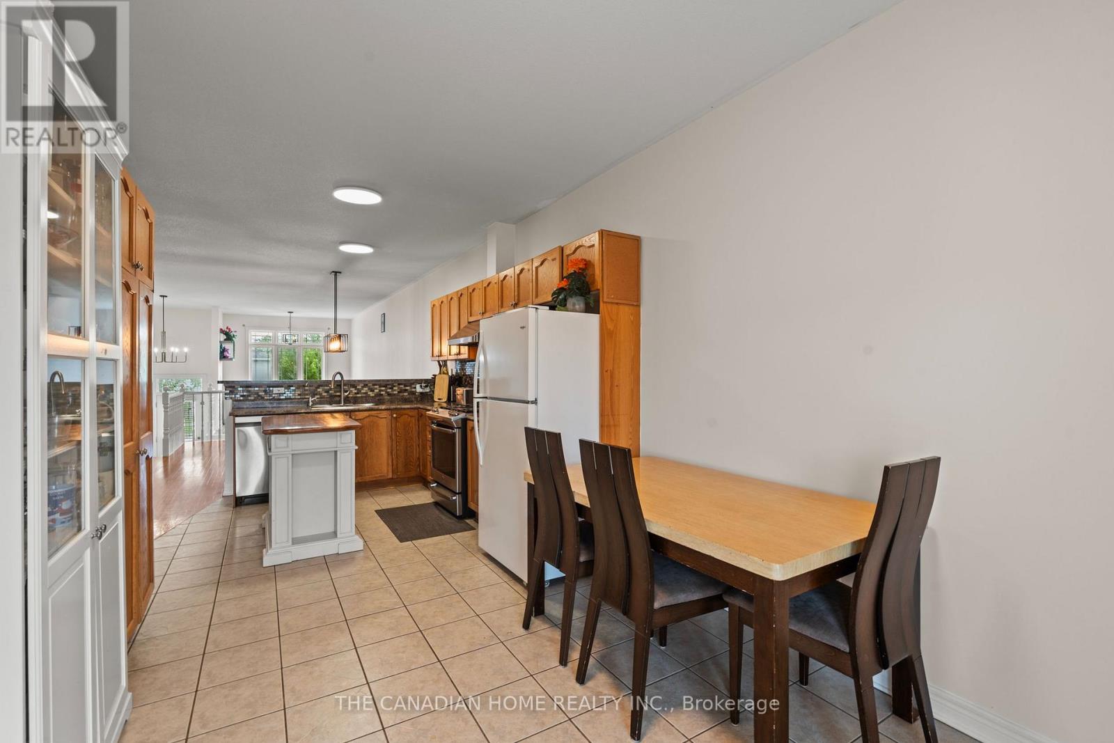 192 OAKCREST AVENUE E - 15