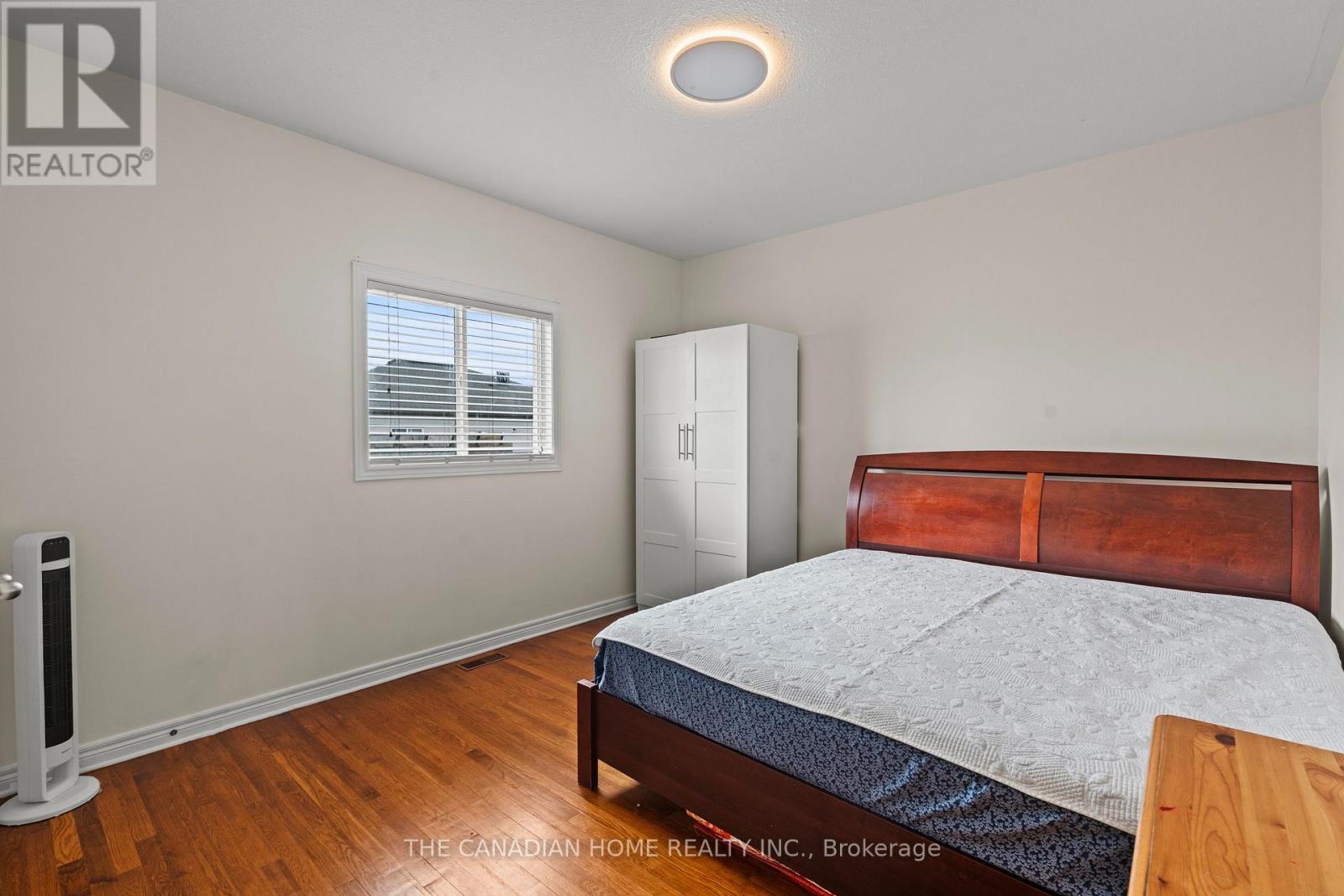 192 OAKCREST AVENUE E - 16