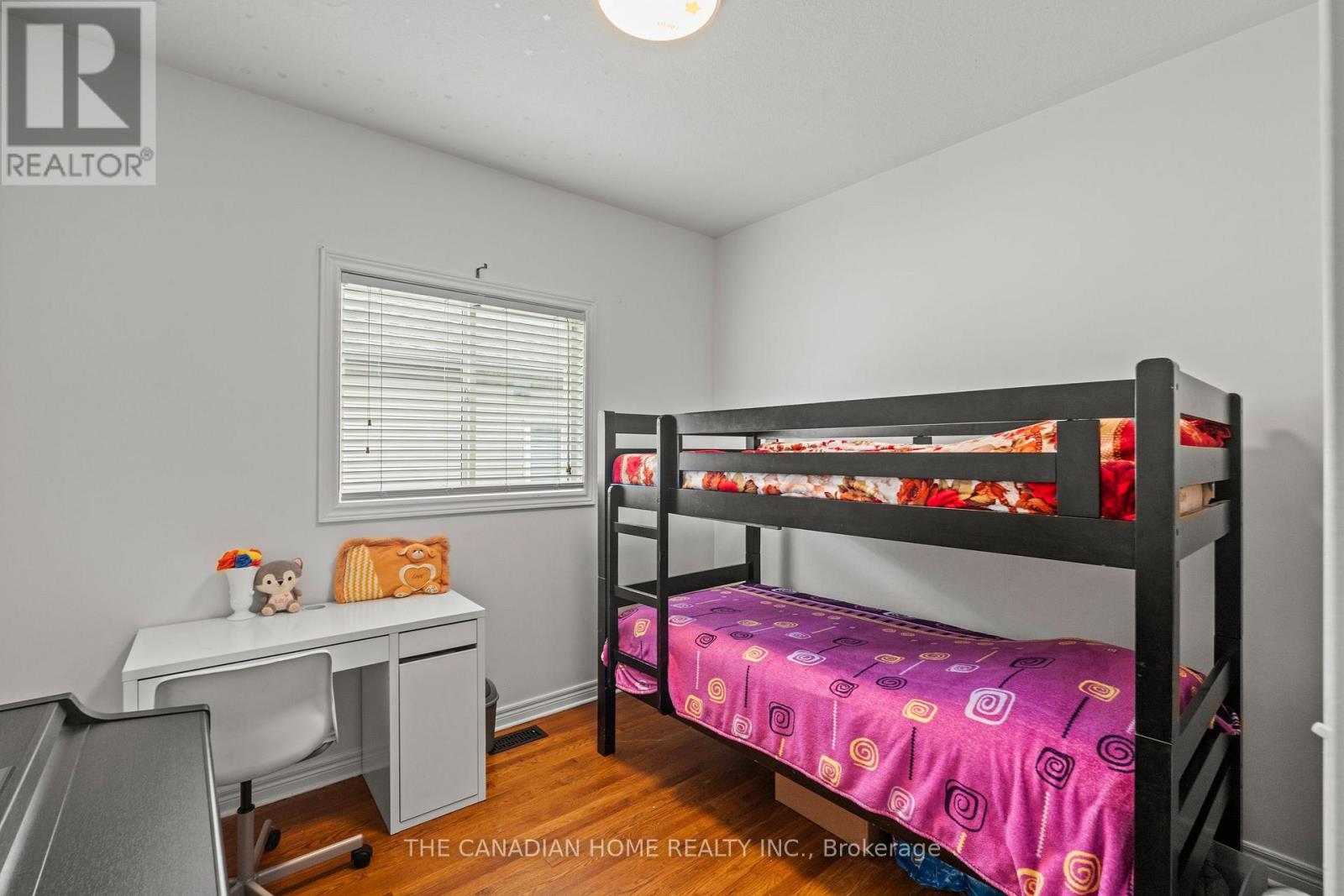 192 OAKCREST AVENUE E - 17