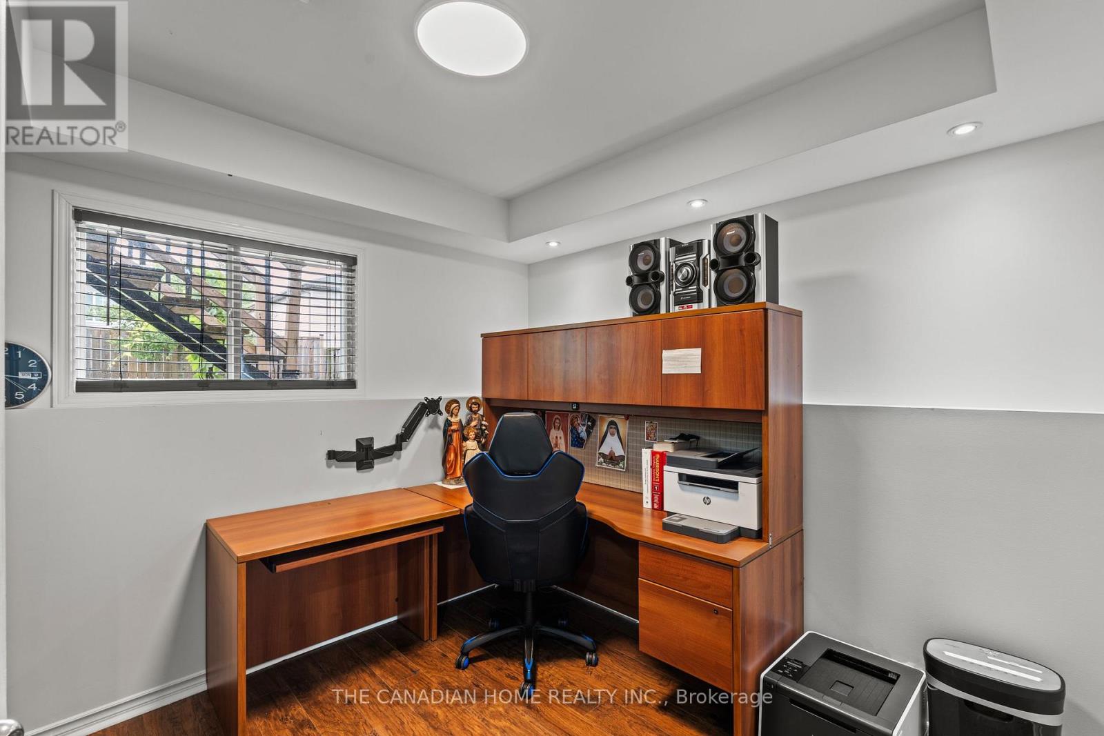 192 OAKCREST AVENUE E - 24