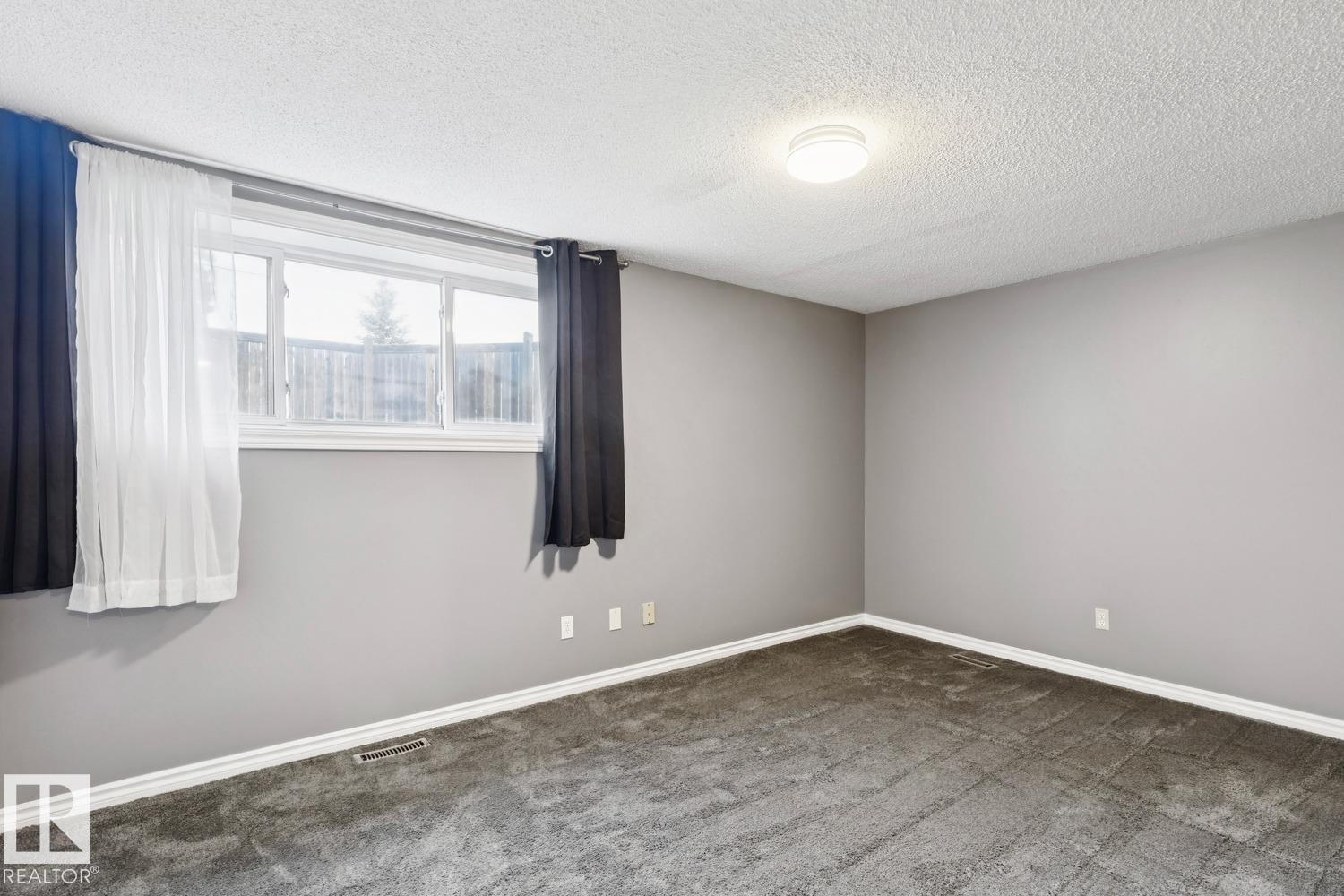 9312 151 AV NW — photo 36