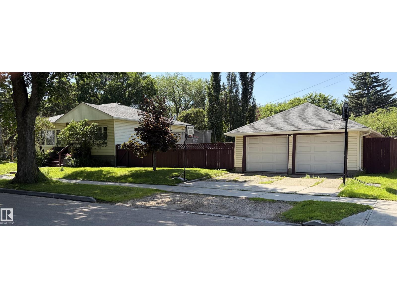 11504 137 ST NW, Woodcroft, Edmonton photo 2