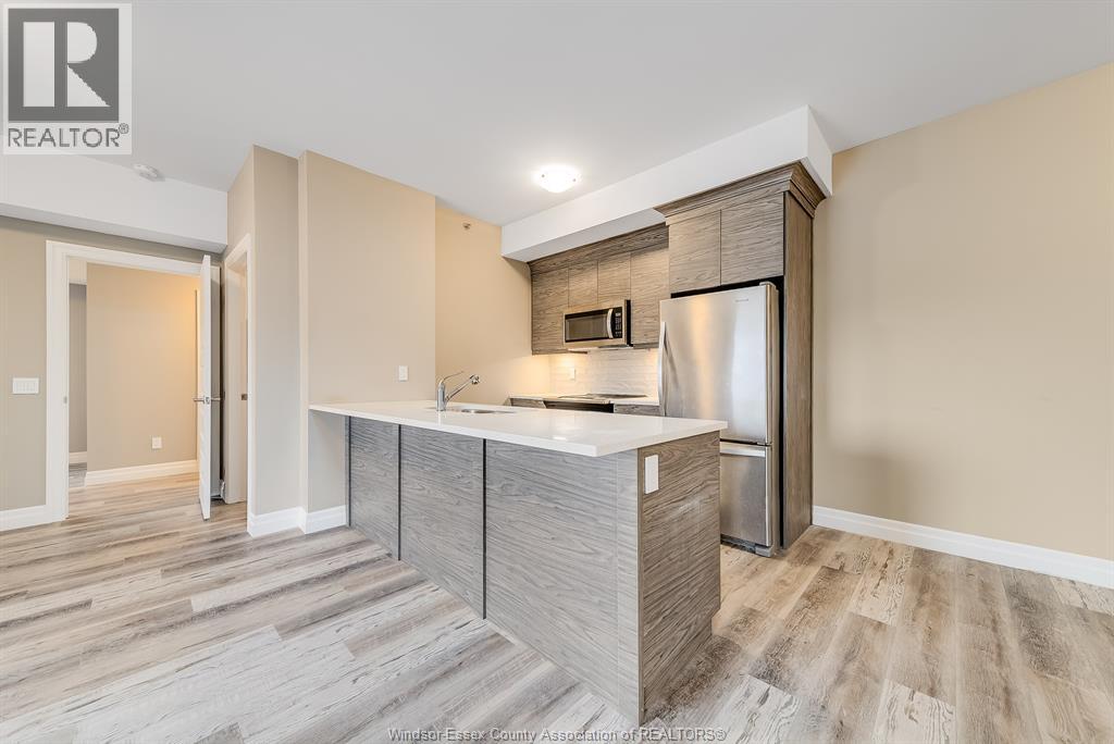 #405 955 OUELLETTE AVENUE - 10