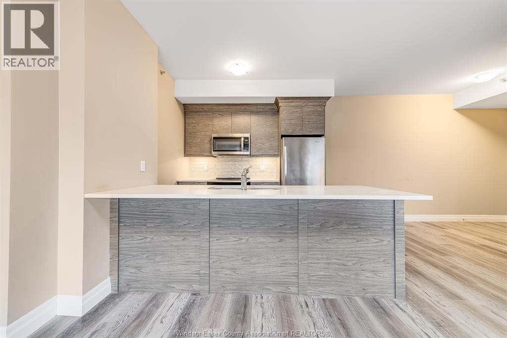 #405 955 OUELLETTE AVENUE - 11