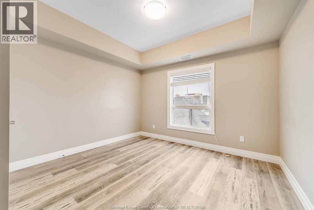 #405 955 OUELLETTE AVENUE - 15