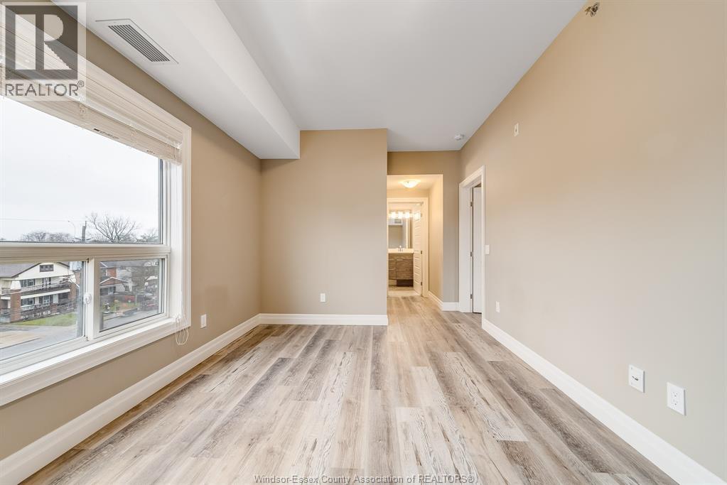#405 955 OUELLETTE AVENUE - 20