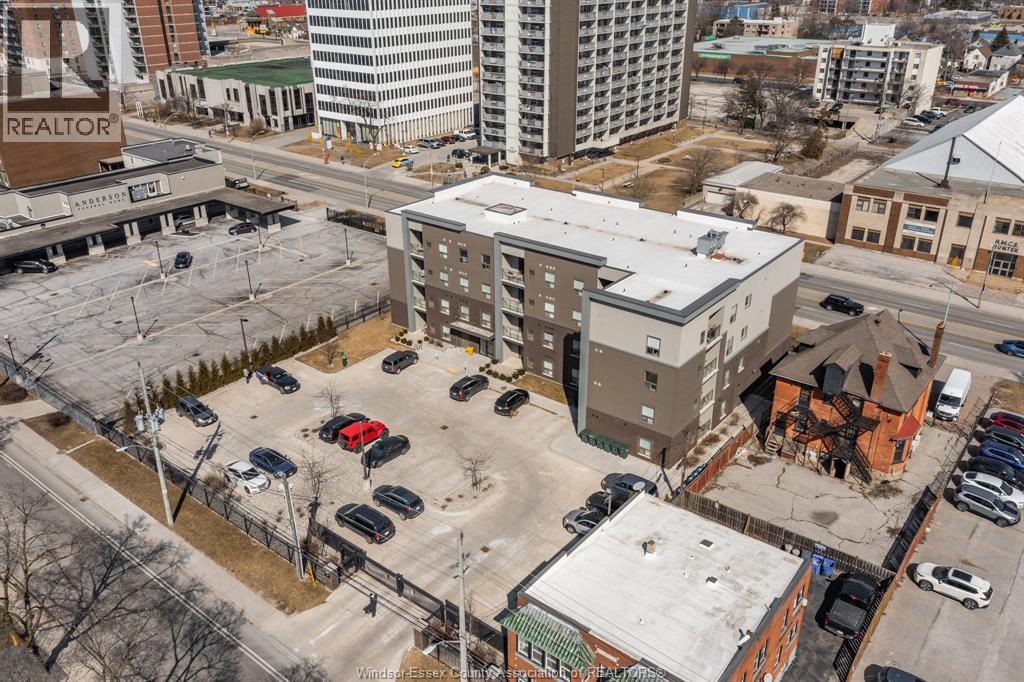 #405 955 OUELLETTE AVENUE - 26