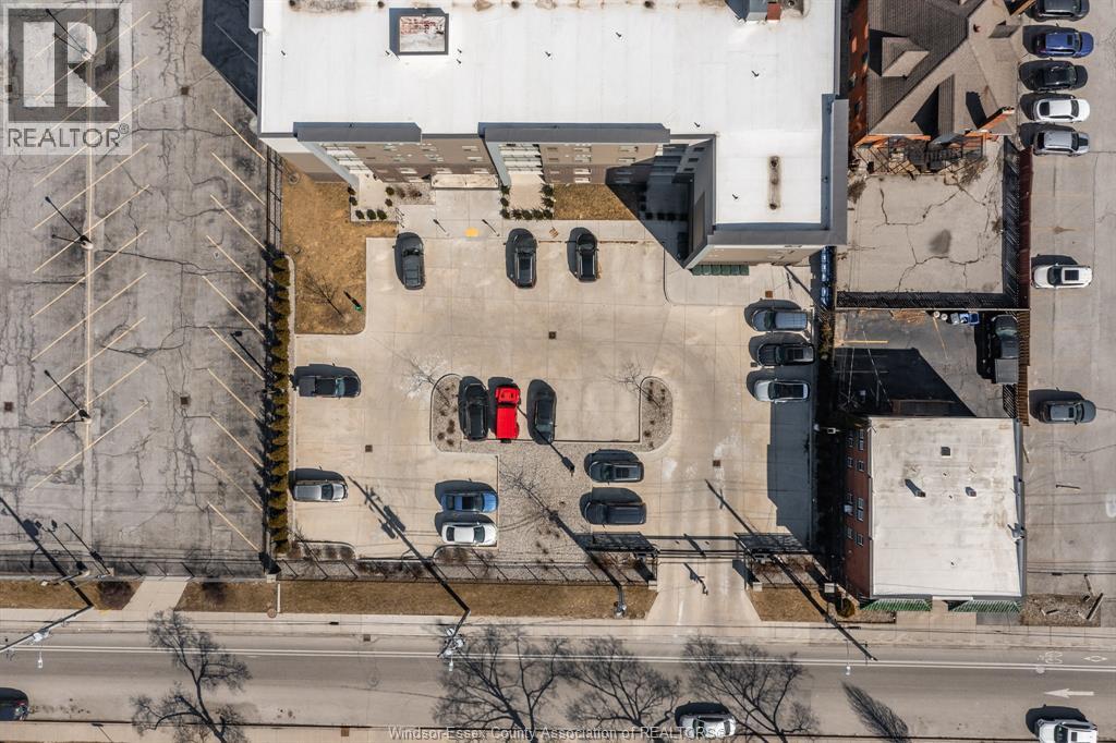 #405 955 OUELLETTE AVENUE - 27