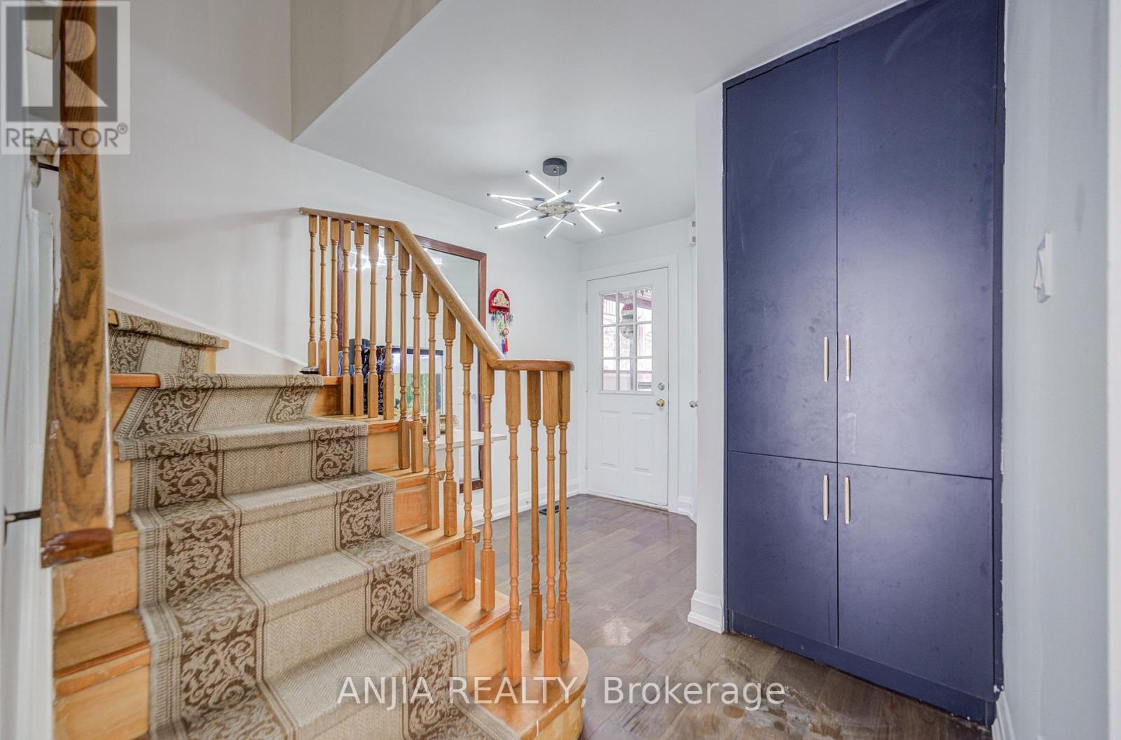 17 KENBOROUGH COURT - 11
