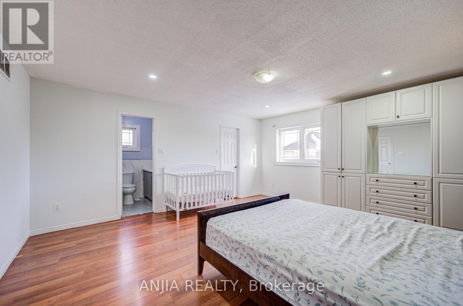 17 KENBOROUGH COURT - 20