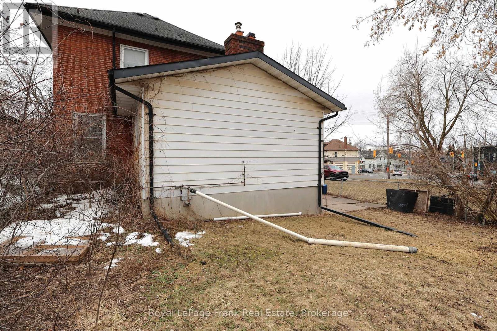 294 PARKHILL ROAD W - 27
