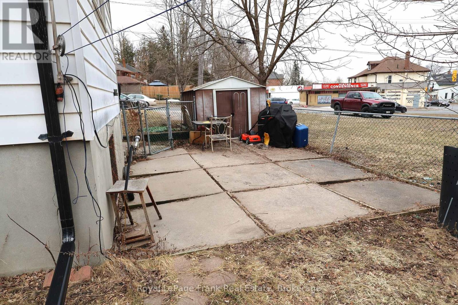 294 PARKHILL ROAD W - 28
