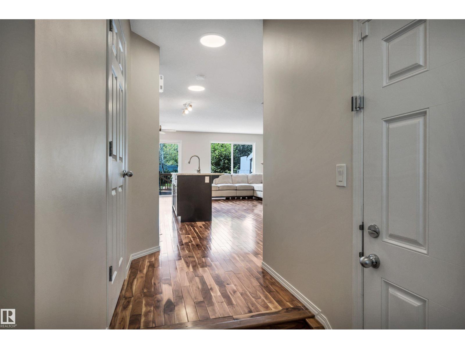 6012 214 ST NW - 2