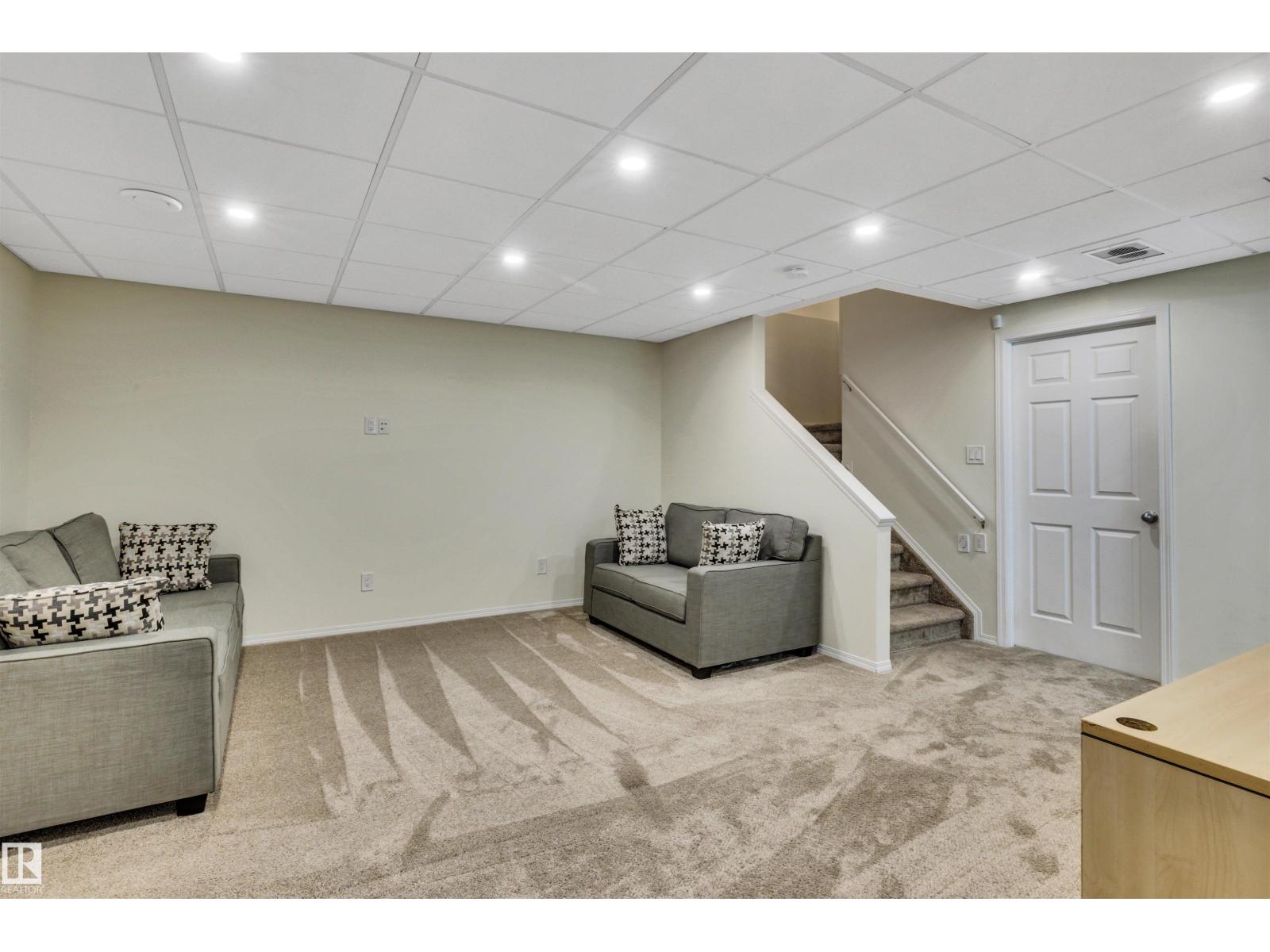 6012 214 ST NW - 32