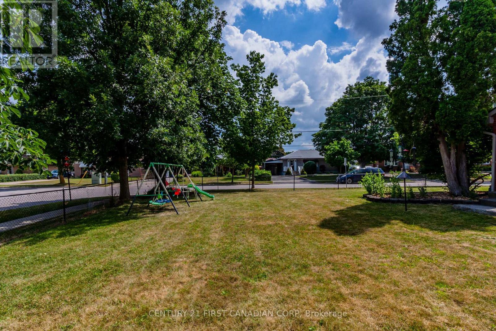 1721 MOFFATT AVENUE - 13
