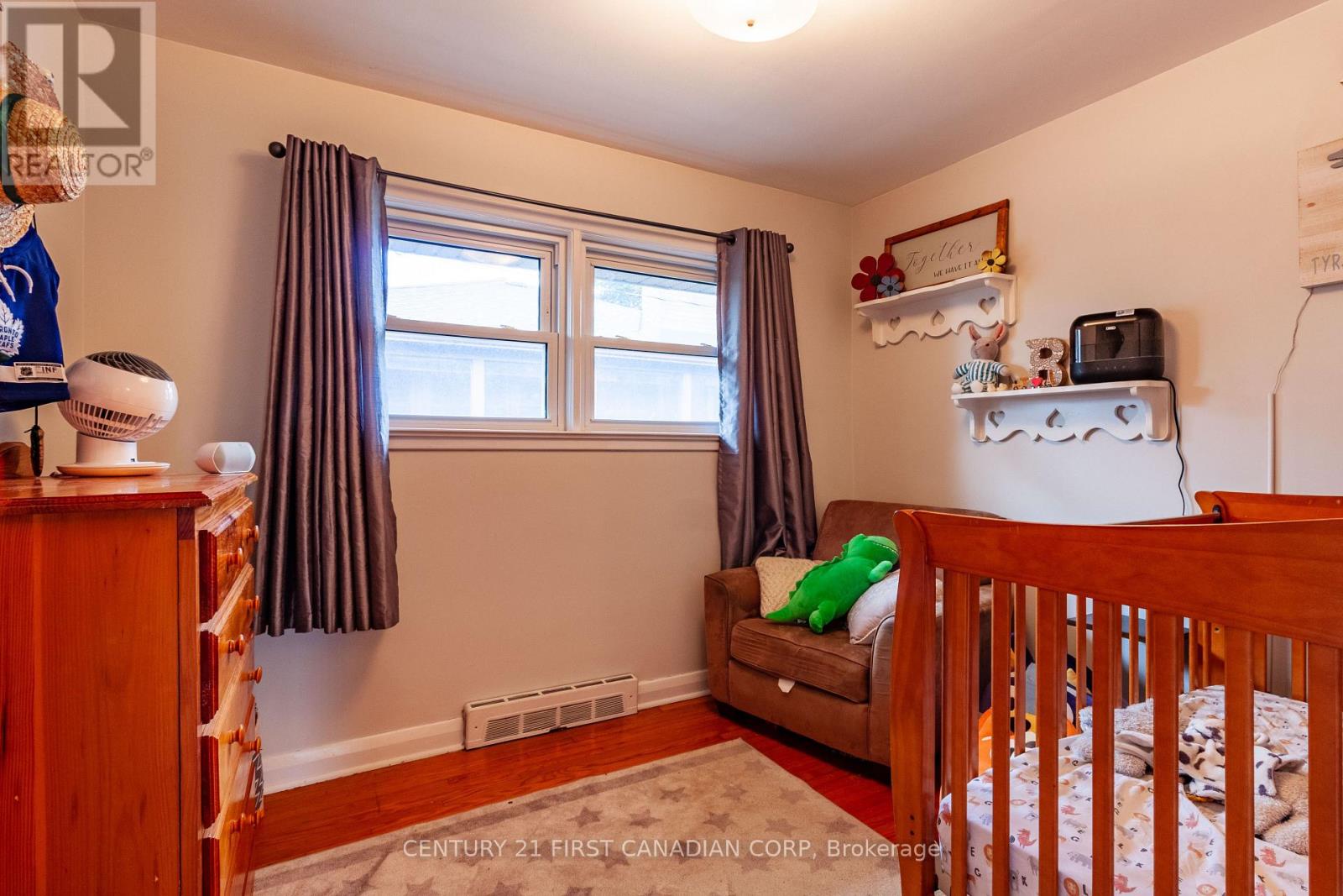 1721 MOFFATT AVENUE - 32