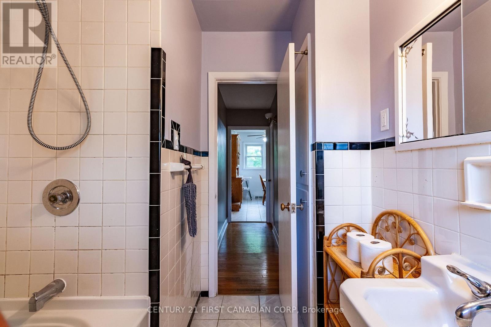 1721 MOFFATT AVENUE - 37