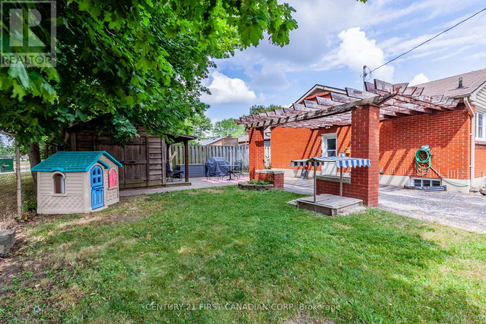 1721 MOFFATT AVENUE - 4