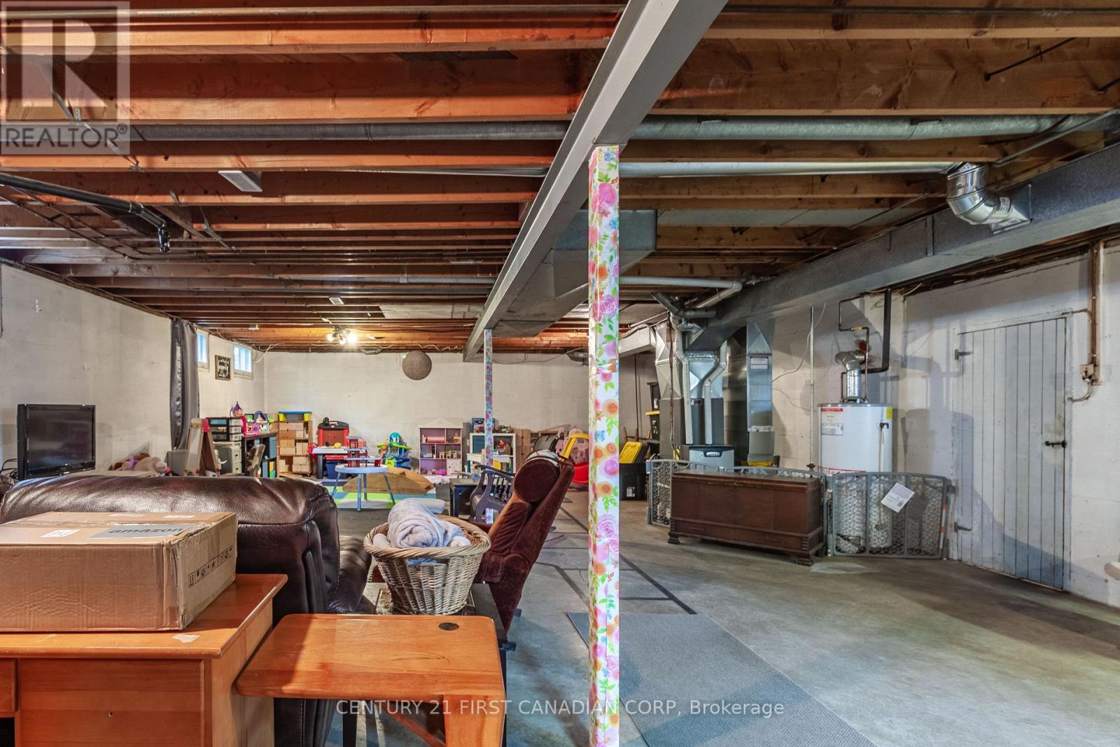 1721 MOFFATT AVENUE - 40
