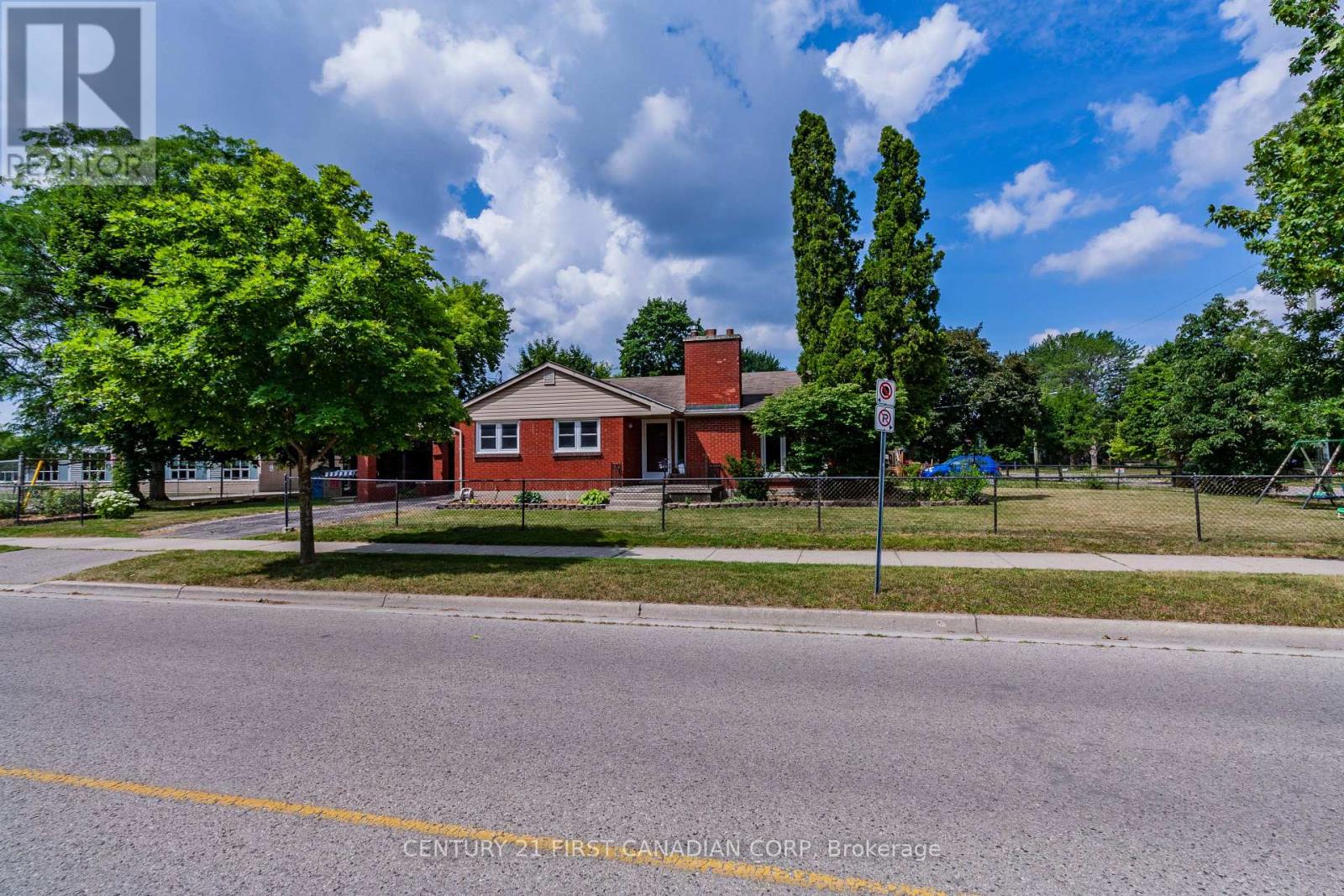 1721 MOFFATT AVENUE - 5