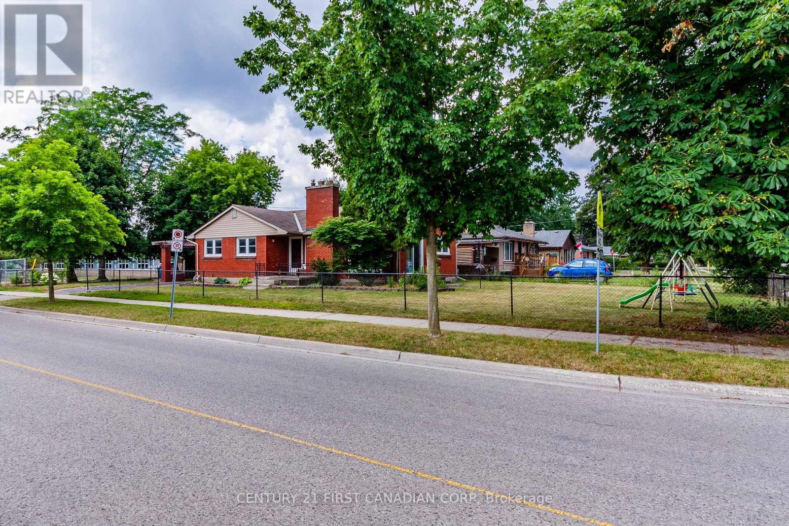 1721 MOFFATT AVENUE - 7