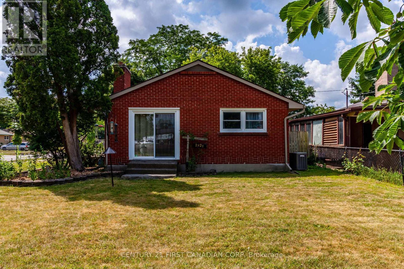1721 MOFFATT AVENUE - 9
