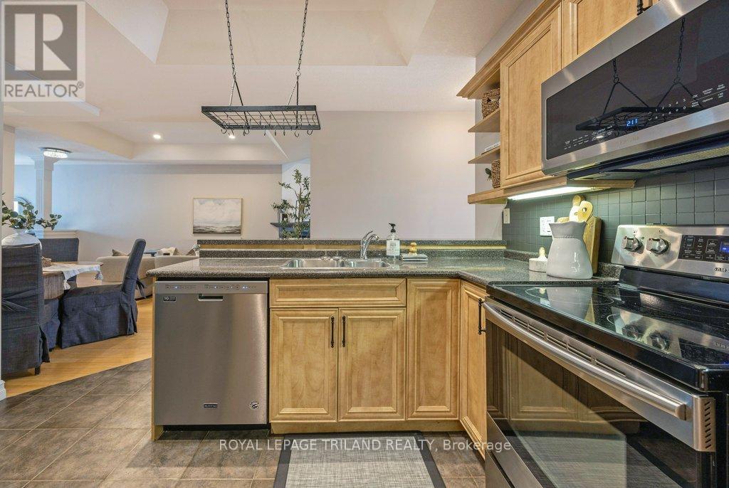 #67 70 TANOAK DRIVE - 15