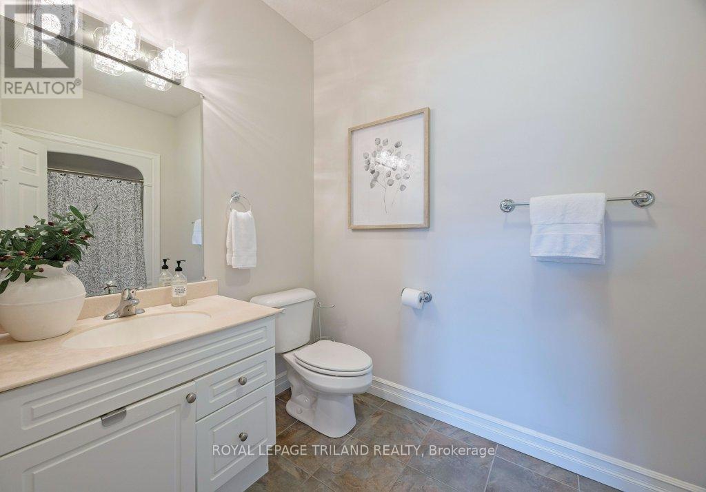 #67 70 TANOAK DRIVE - 26
