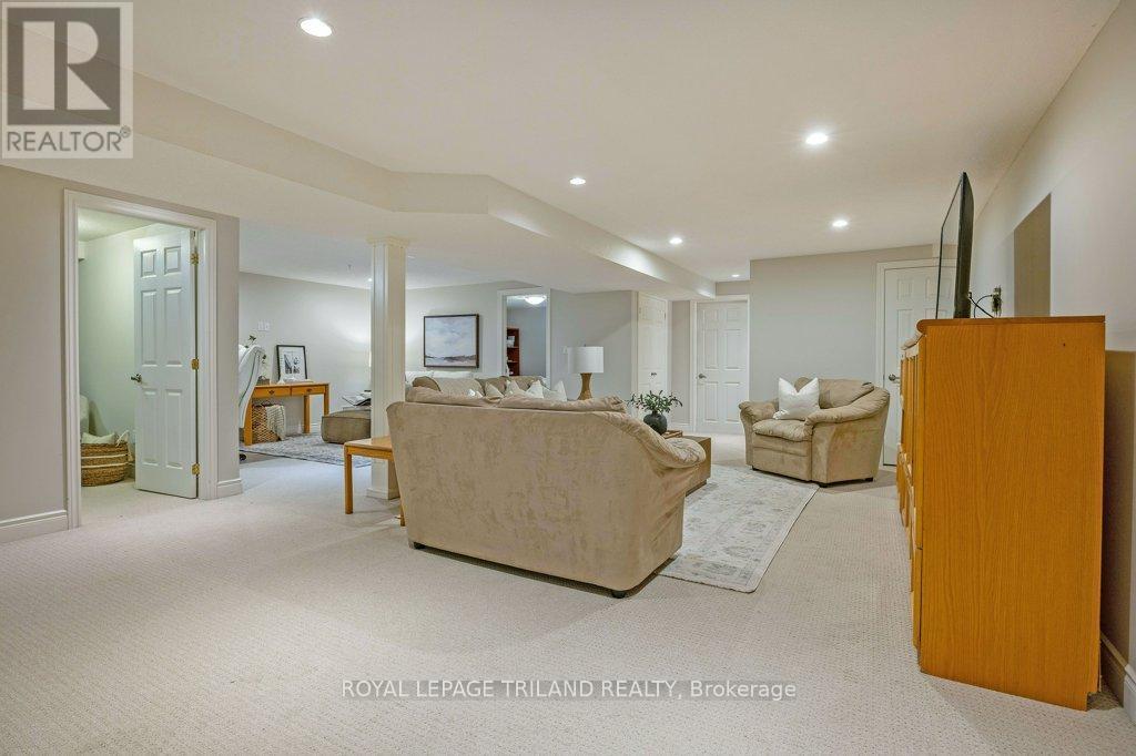 #67 70 TANOAK DRIVE - 28