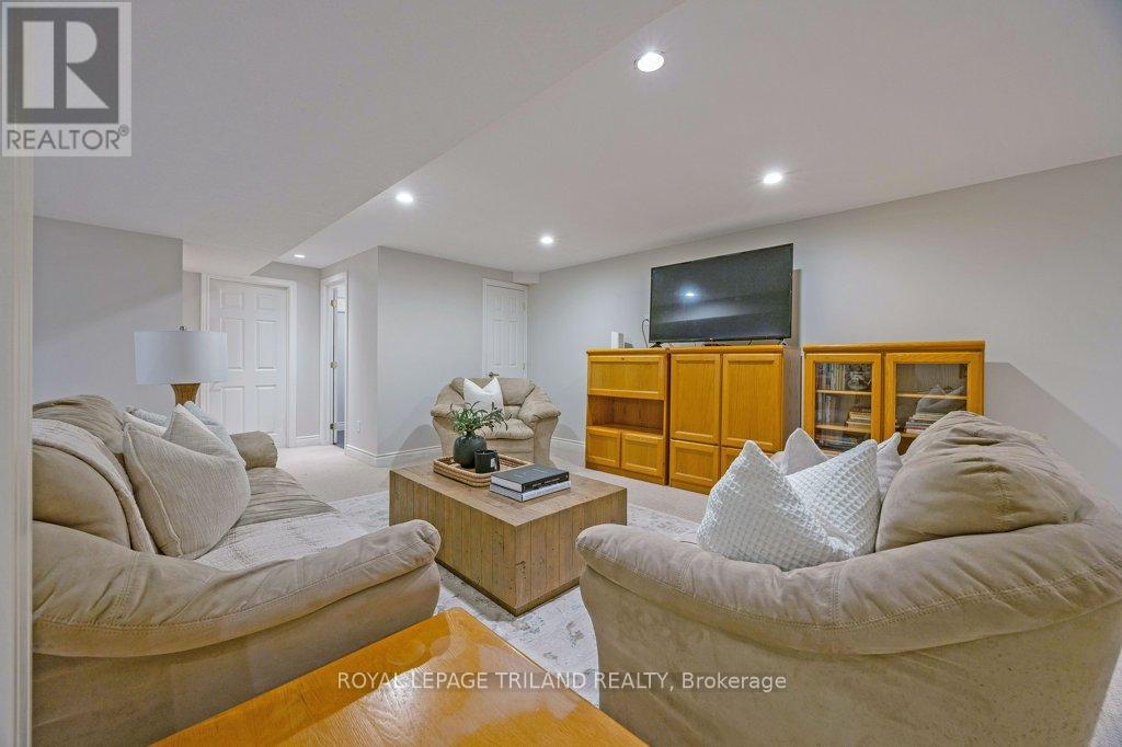 #67 70 TANOAK DRIVE - 29