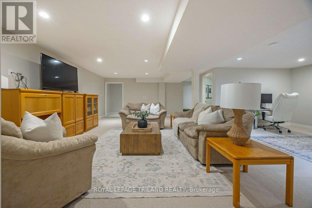 #67 70 TANOAK DRIVE - 30
