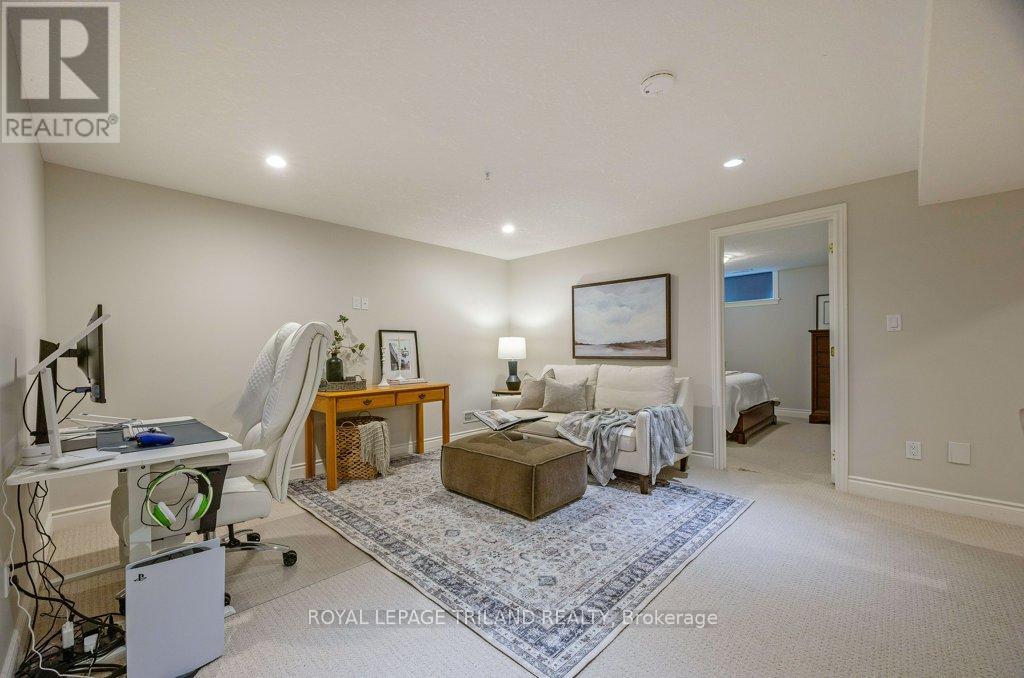 #67 70 TANOAK DRIVE - 31