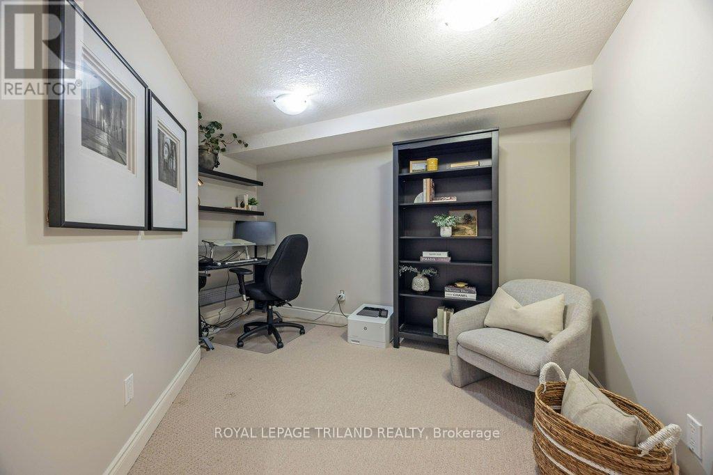 #67 70 TANOAK DRIVE - 33