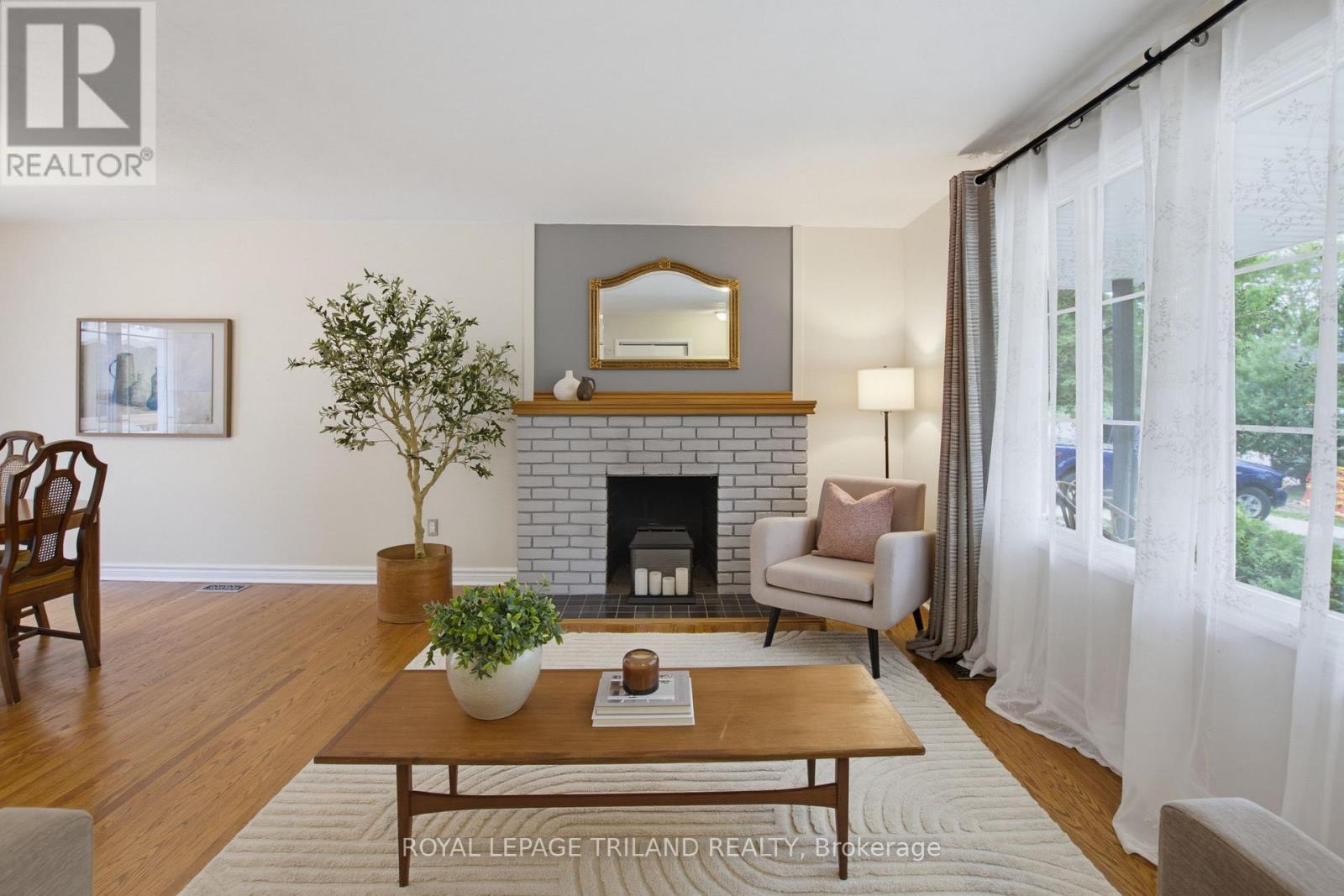 203 TAVISTOCK ROAD - 10