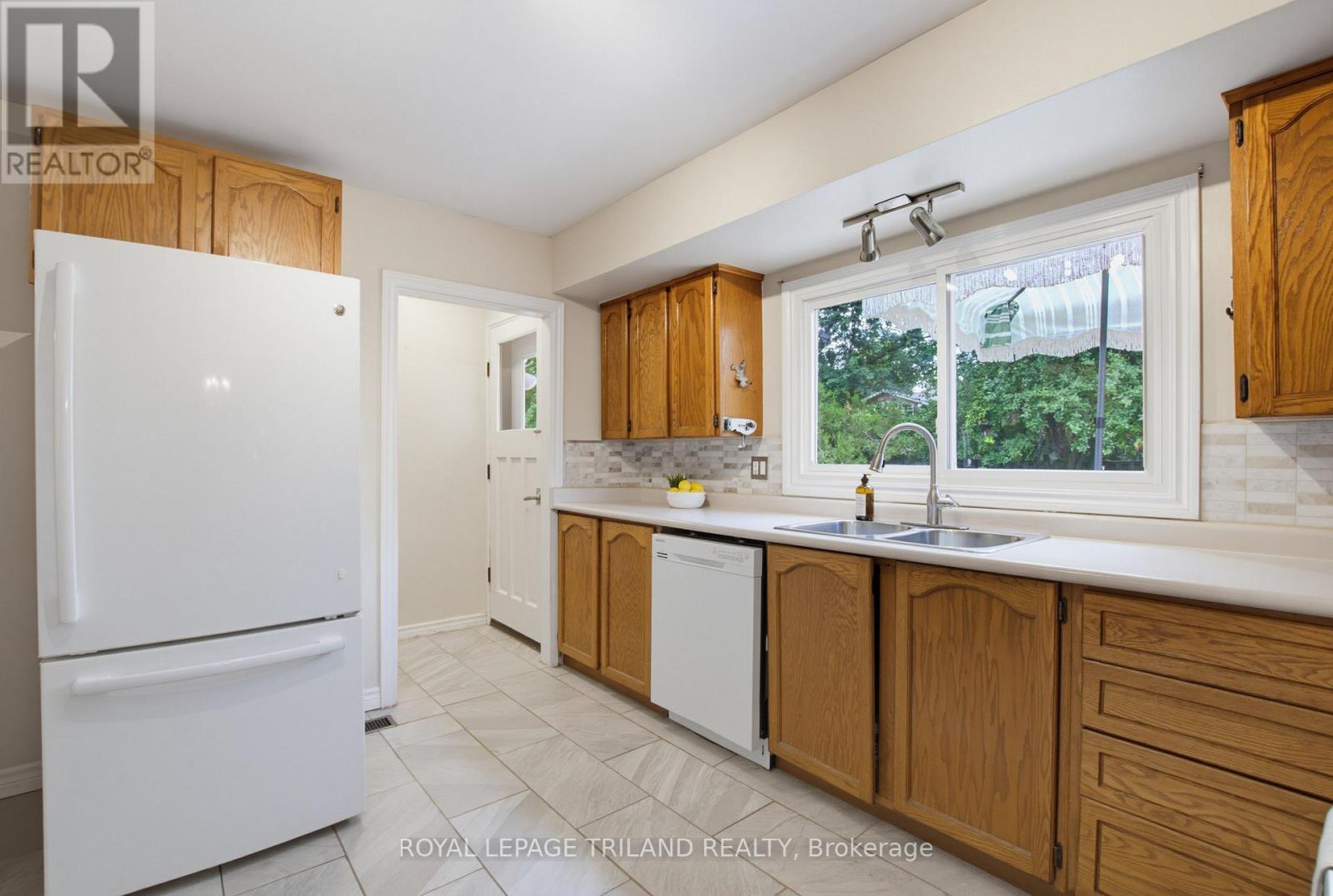 203 TAVISTOCK ROAD - 16