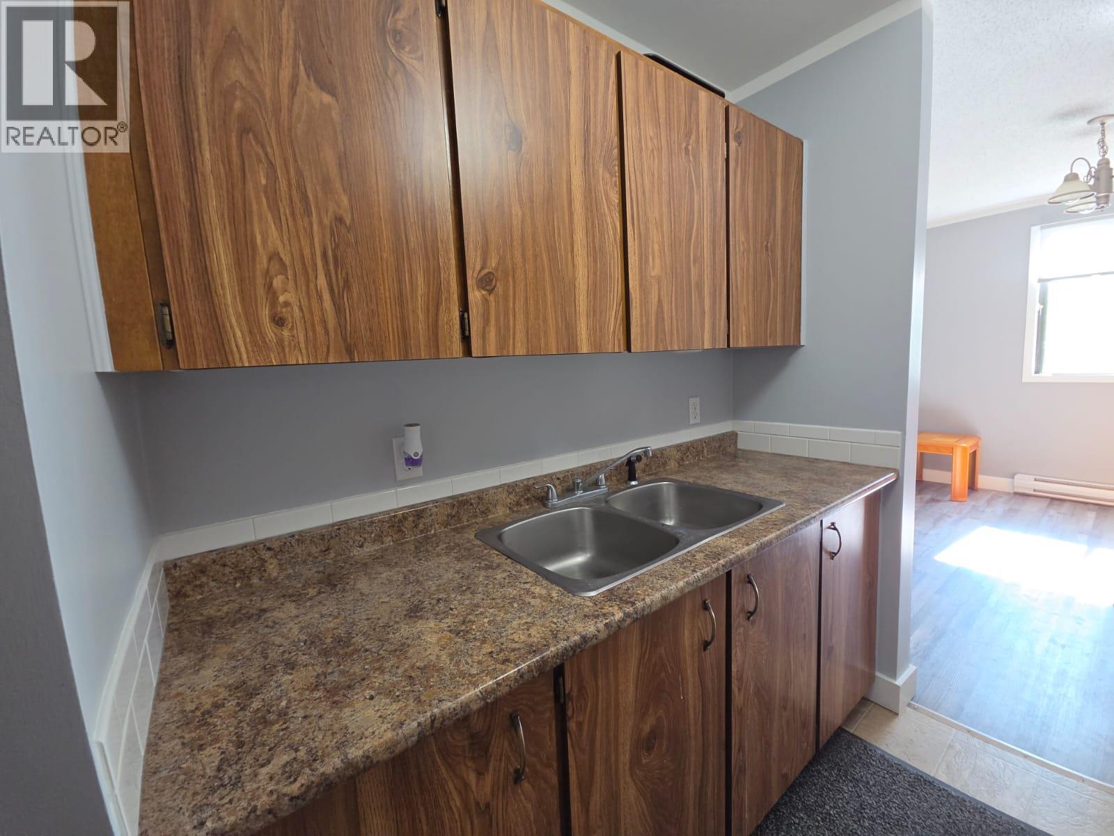 #205 212 Spieker Avenue - 11