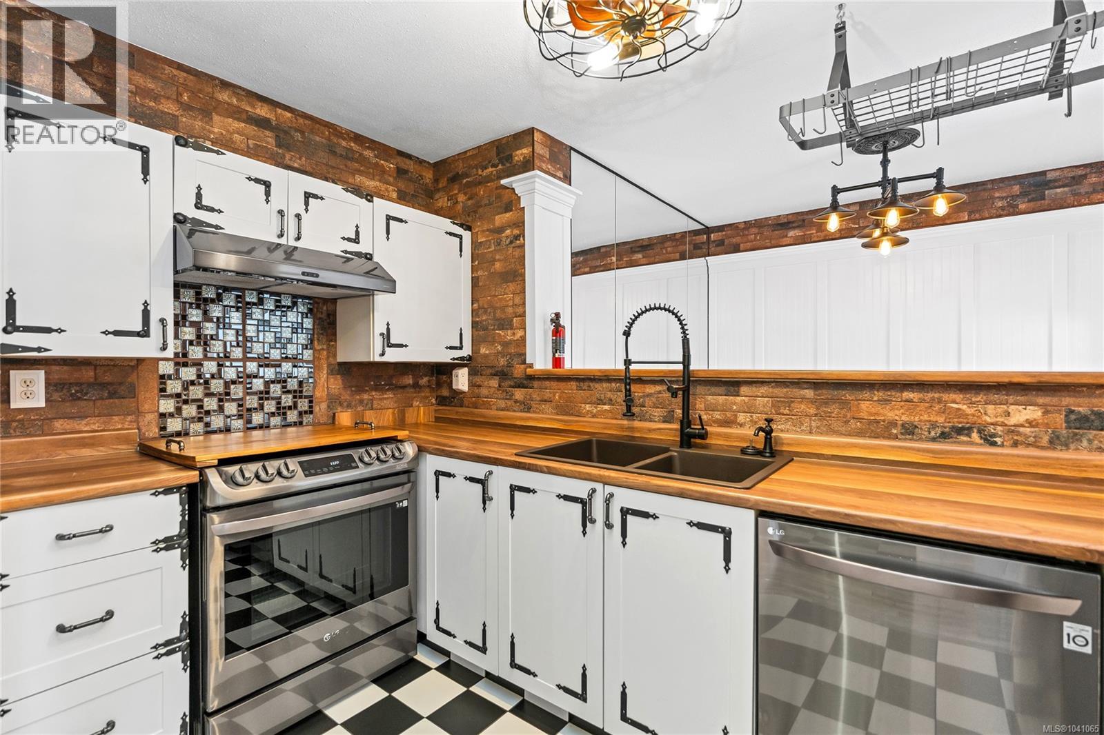 409 2529 Wark Street, Victoria