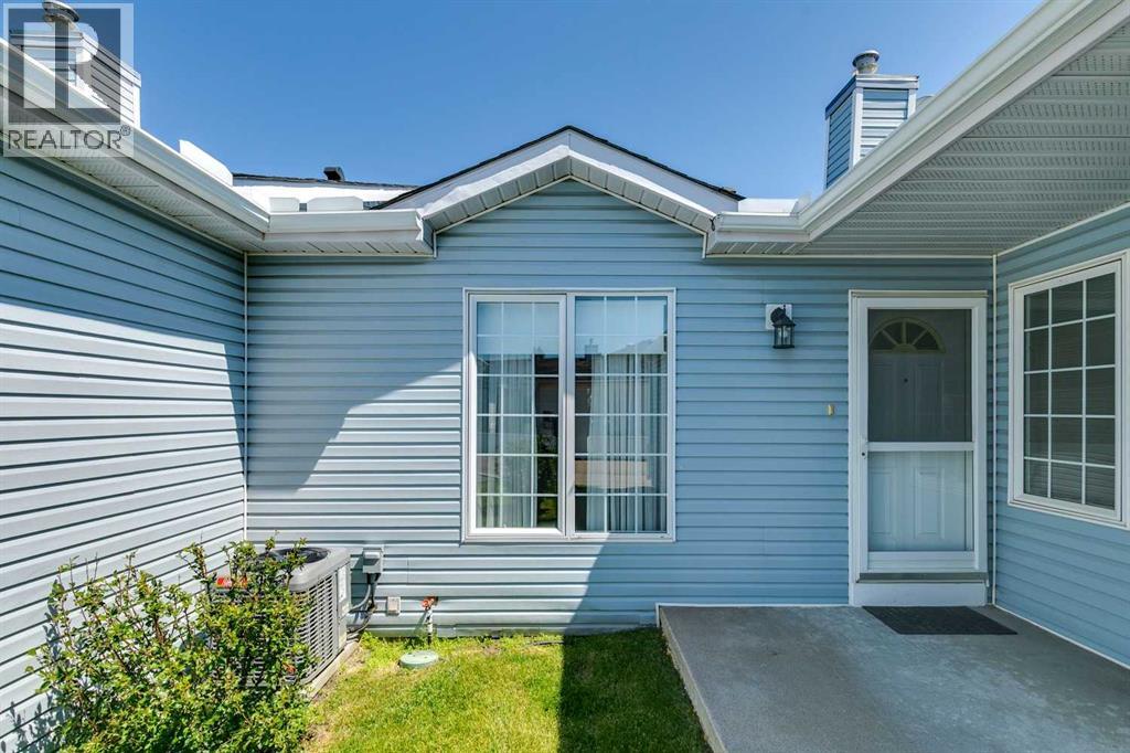#38 105 Elm Place - 3