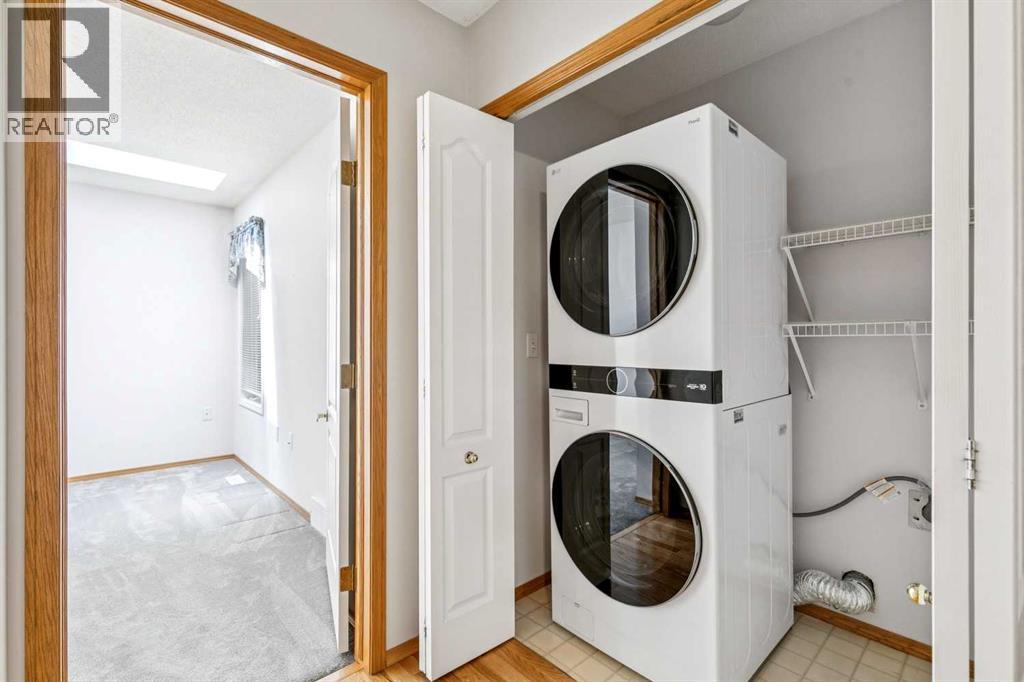#38 105 Elm Place - 28